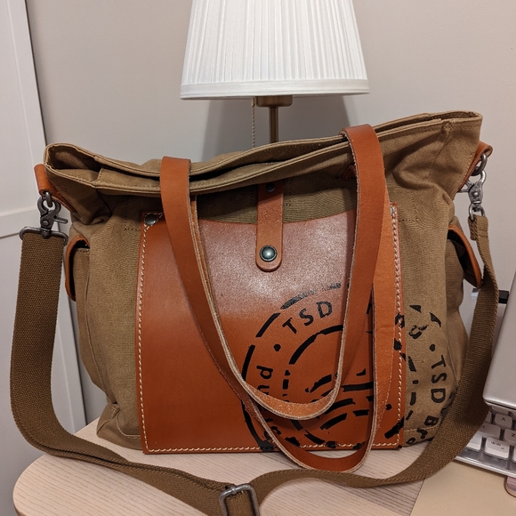 SOLD TSD Brand Super Horse Leather Convertible Tote - Picture 11 of 11